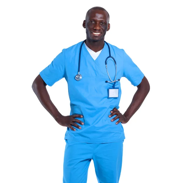 Retrato de um médico de pé isolado sobre fundo branco — Fotografia de Stock