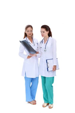 İki başarılı kadın doktorun portresi. Ellerinde yazı tahtası ve röntgen cihazı var.