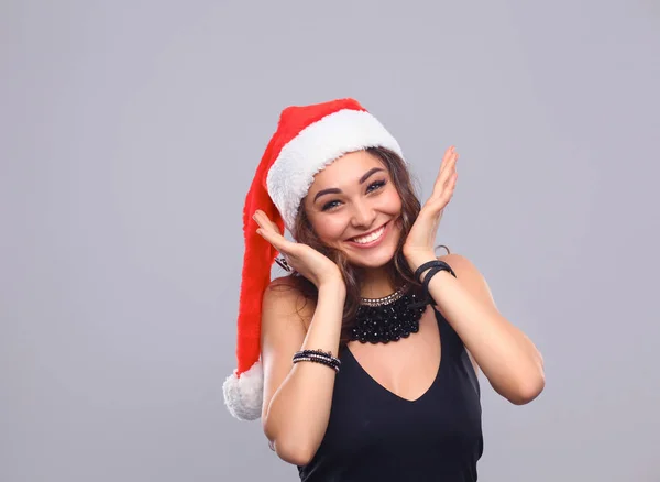 Retrato de modelo femenino hermoso desgaste sombrero de santa —  Fotos de Stock