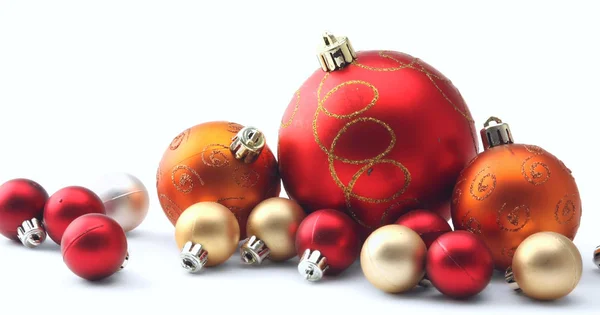Palle di Natale isolato su sfondo bianco — Foto Stock