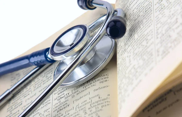 Concepto de educación médica con libro y estetoscopio — Foto de Stock