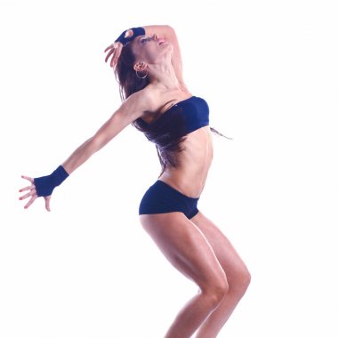 şık ve genç modern stil dansçı atlama