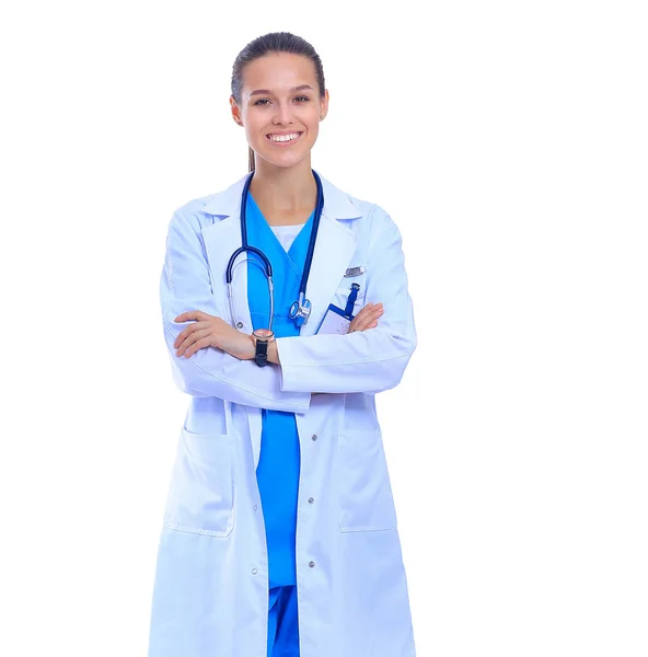 Női orvos sztetoszkóppal álló karok keresztbe elszigetelt fehér alapon — Stock Fotó