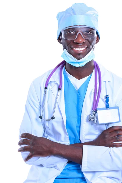 マスクと制服を着て医者の肖像画。白い背景に分離 — ストック写真