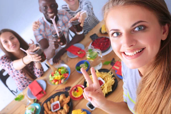 Group of people doing selfie during lunch — Stock Photo, Image