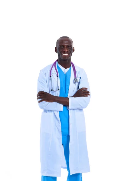Portré egy orvos férfi álló elszigetelt fehér háttér — Stock Fotó