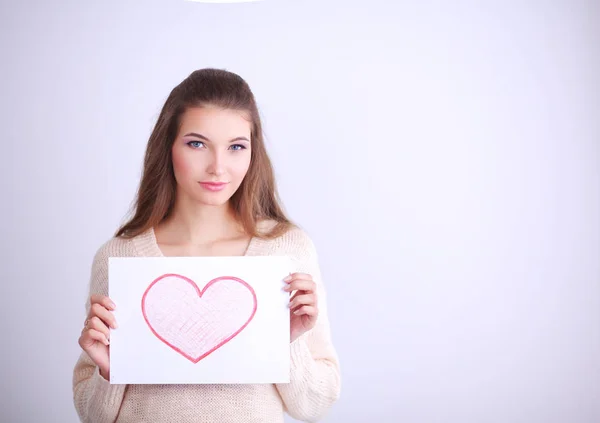 Portrét mladá krásná žena zobrazeno dárkové karty. Valentinky den — Stock fotografie