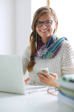 Kadın Üniversitesi'nde cep telefonu kullanımı. Öğrenci. Üniversitesi