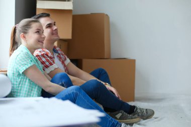 İki katta oturan ev taşıma. Çift