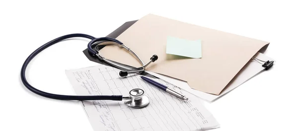 Sluiten van artsen medische stethoscoop en patiënt medische informatie — Stockfoto