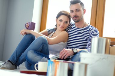 İki katta oturan ev taşıma. Çift