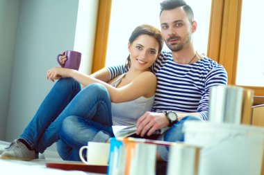 İki katta oturan ev taşıma. Çift