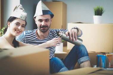 İki katta oturan ev taşıma. Çift