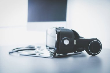 Bilgisayarlı sanal gerçeklik gözlükleri. İş. 3D teknoloji