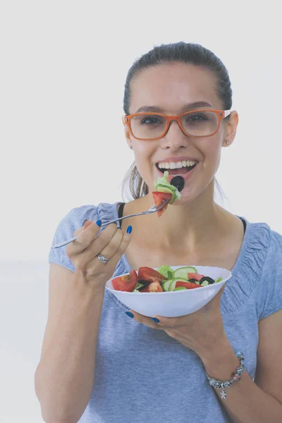 Ein schönes Mädchen, das sich gesund ernährt. Schöne Mädchen — Stockfoto