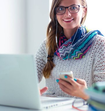 Cep telefonu Üniversitesi'nde kadın kullanımı