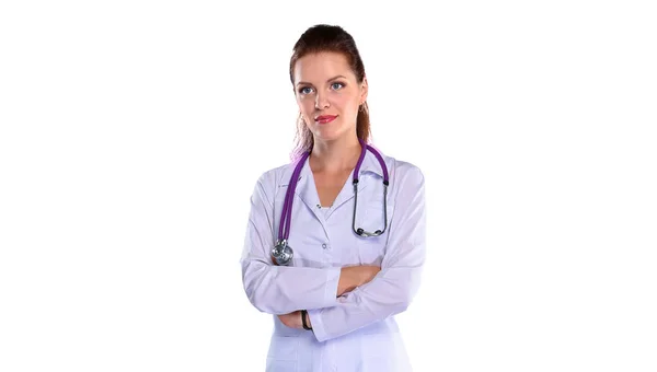 Mosolygó női orvos egy mappa egyenruha áll a kórházban — Stock Fotó