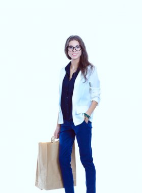 Duran, beyaz arka plan üzerinde izole genç kadın. Genç kadın