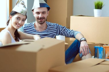 İki katta oturan ev taşıma. Çift