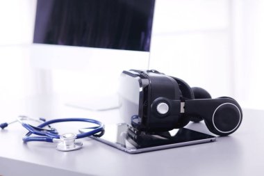 Bilgisayarlı sanal gerçeklik gözlükleri. İş. 3D teknoloji