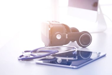 Bilgisayarlı sanal gerçeklik gözlükleri. İş. 3D teknoloji