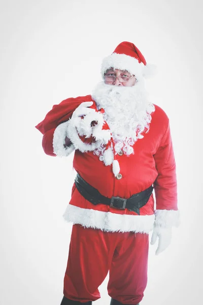 Санта-Клаус с рождественским подарком, изолированные на белом фоне . — стоковое фото