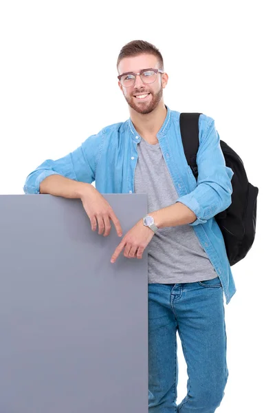 Portret van een lachende mannelijke student leeg bord te houden. Onderwijsaanbod. College student. — Stockfoto