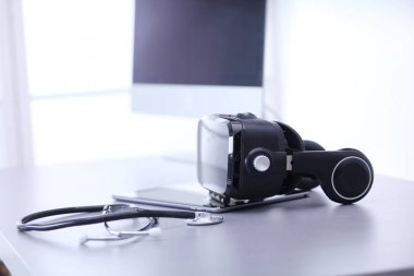 Bilgisayarlı sanal gerçeklik gözlükleri. İş. 3D teknoloji