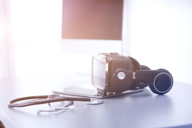 Bilgisayarlı sanal gerçeklik gözlükleri. İş. 3D teknoloji