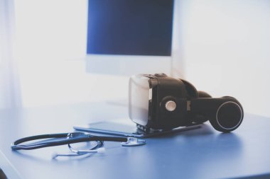 Bilgisayarlı sanal gerçeklik gözlükleri. İş. 3D teknoloji