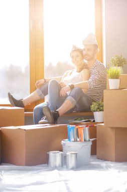 İki katta oturan ev taşıma. Çift