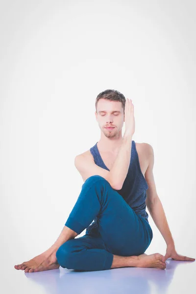 Joven practicando yoga. Yoga. Instructor de Yoga — Foto de Stock