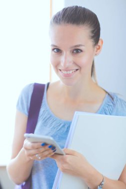 Kadın Üniversitesi'nde cep telefonu kullanımı. Öğrenci kadın