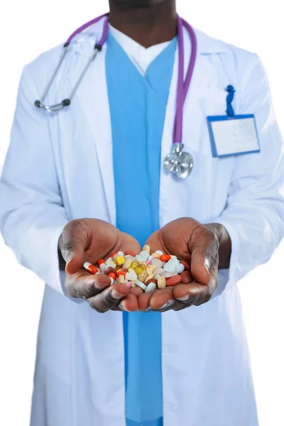 Tabletta egy kézzel elszigetelt fehér háttérrel. Doktor úr! Tabletta — Stock Fotó