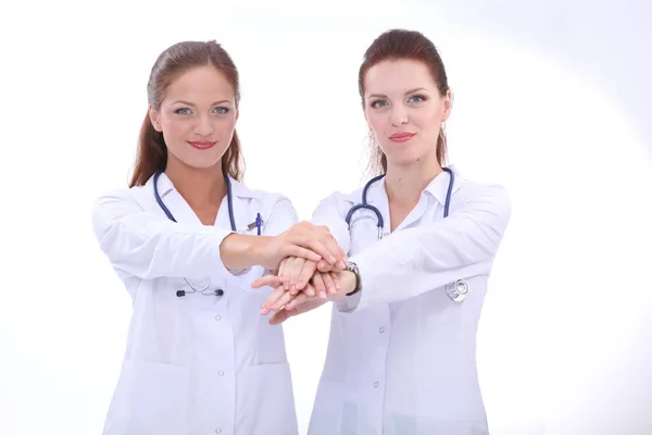 Δύο νέα γυναίκα γιατρός, στέκεται στο νοσοκομείο. Δύο νεαρές γυναίκες γιατρός. — Φωτογραφία Αρχείου