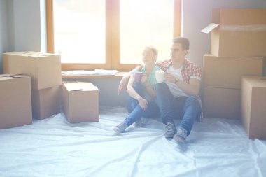 İki katta oturan ev taşıma. Çift