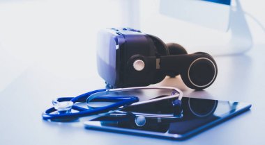 Bilgisayarlı sanal gerçeklik gözlükleri. İş. 3D teknoloji