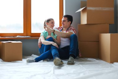 İki katta oturan ev taşıma. Çift