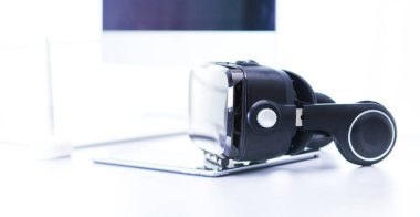 Bilgisayarlı sanal gerçeklik gözlükleri. İş. 3D teknoloji