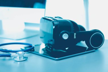 Bilgisayarlı sanal gerçeklik gözlükleri. İş. 3D teknoloji