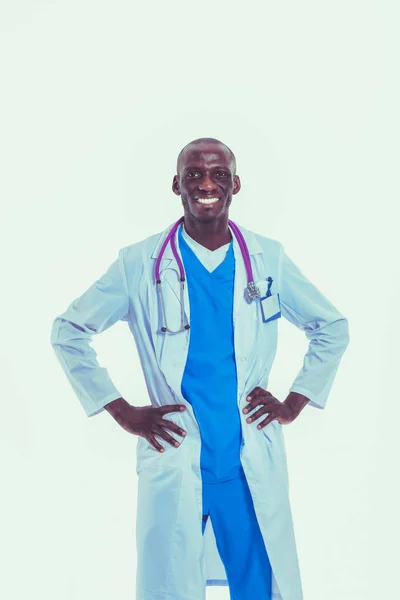 Portrét doktora stojícího izolovaně na bílém pozadí. Doktore. Klinika — Stock fotografie