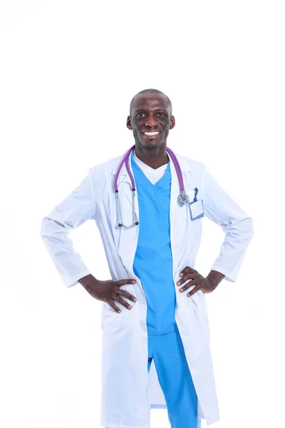 Portrait d'un médecin isolé sur fond blanc. Docteur. Clinique — Photo