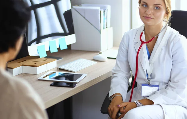 Patient sitting at doctor office. Diagnostic, prevention of women diseases, healthcare, medical service, consultation — Stock Photo, Image