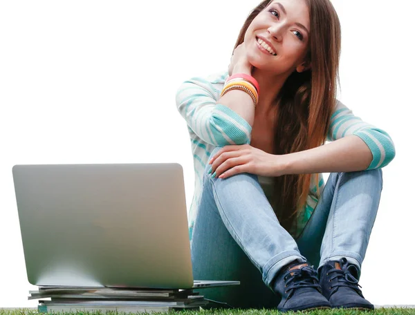 Young woman with laptop sitting on green grass . Portreit young woman — Stock Photo, Image