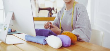 kadın tasarımcı atölye laptop arıyorum