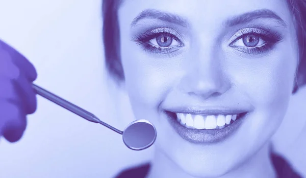 Dentist and patient sitting in dentist office — Stock Photo, Image