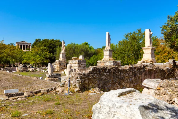 Odeon of Agrippa statues in Ancient Agora of Athens, Greece — Stock Photo, Image