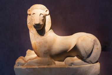 Antik taş aslan Kerameikos müzede, Atina, Yunanistan