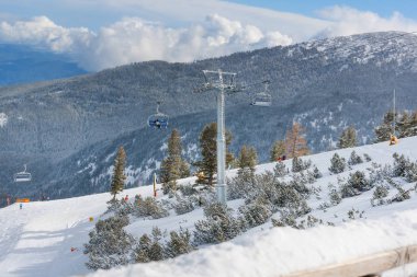 Kayak Merkezi Bansko, Bulgaristan, görünümü, kayakçı lift üzerinde