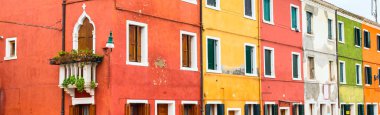 Panorama İtalyan Burano Adası'nın renkli evleriyle